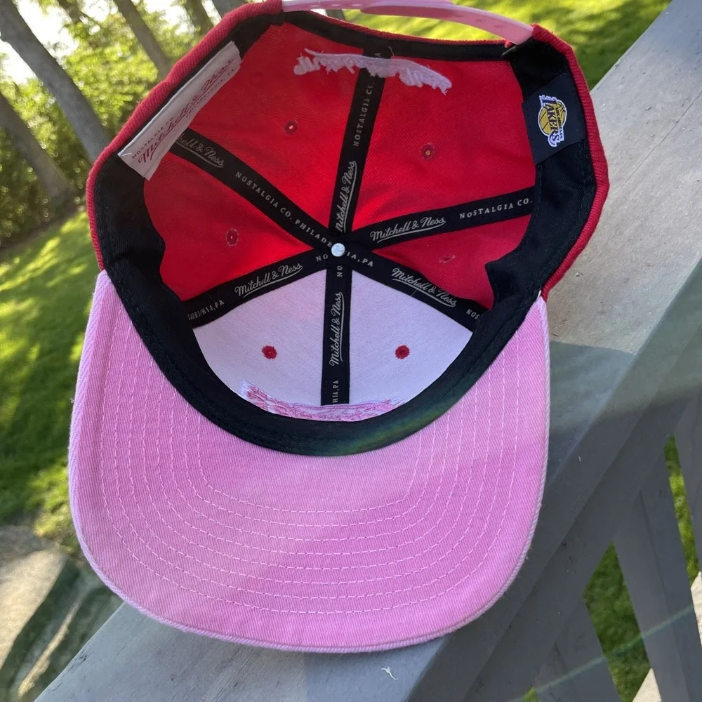 Womens LA Lakers Hat Kobe Bryant Snapback LeBron Mitchell & Ness Los Angeles EUC